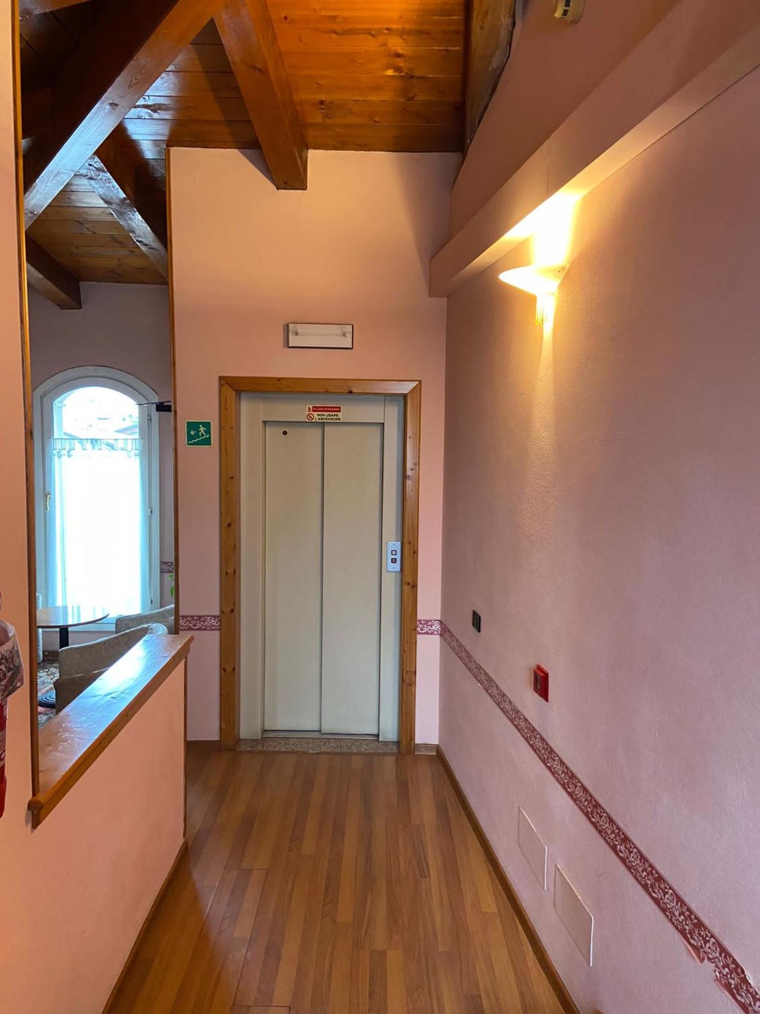 Hotel La Piazzetta Vidiciatico Esterno foto